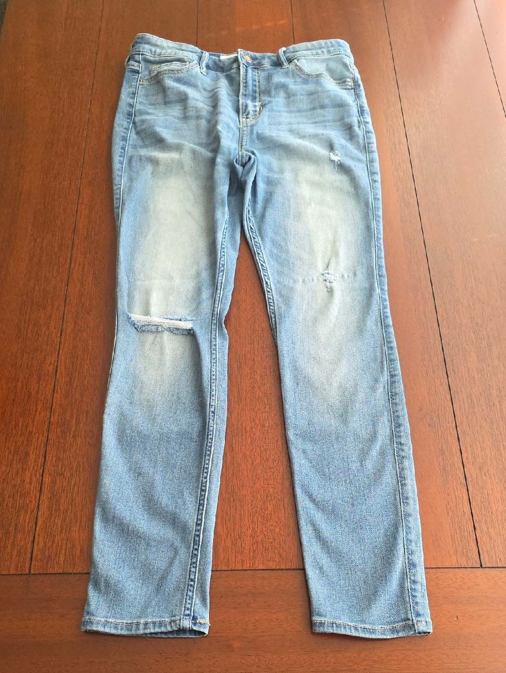 Hollister Light Blue Denim Jeans Size 28W 28L